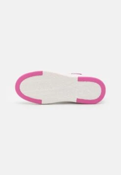 Emporio Armani Sneakers Laag - White/Pink -Havaianas Verkoopwinkel 2c52bfaa77ff46b6a161d7f40566405b