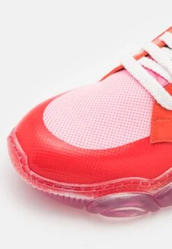 MOSCHINO Sneakers Laag - Pink -Havaianas Verkoopwinkel 2d23b5224a9a4bd091b382baef9efef0