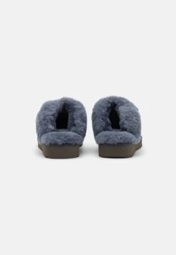 Ugg Classic - Muiltjes - Eve Blue 9 Ugg Classic - Muiltjes - Eve Blue -Havaianas Verkoopwinkel 4560c285a655426bbf0fe69e04c94227