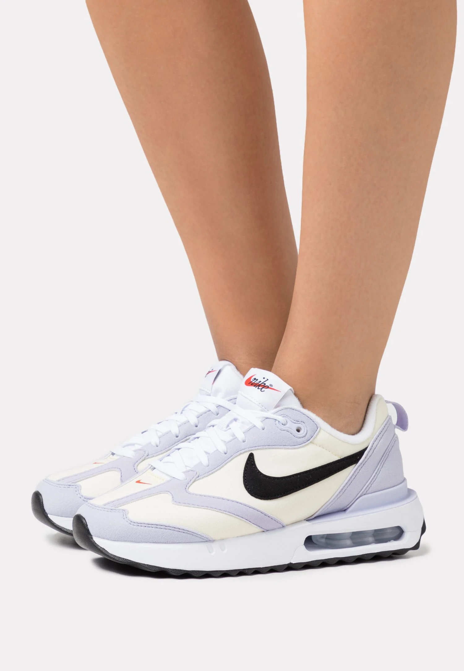 Nike Sportswear Wmns Air Max Dawn- Sneakers Laag - Oxygen Purple/Black/Alabaster/White/Picante Red/Metallic Silver 1 Nike Sportswear Wmns Air Max Dawn- Sneakers Laag - Oxygen Purple/Black/Alabaster/White/Picante Red/Metallic Silver