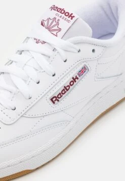 Reebok Classic Club C 85 Unisex - Sneakers Laag - Footwear White/Classic Burgundy -Havaianas Verkoopwinkel 6275405100c546c6b01afcbe0a855826