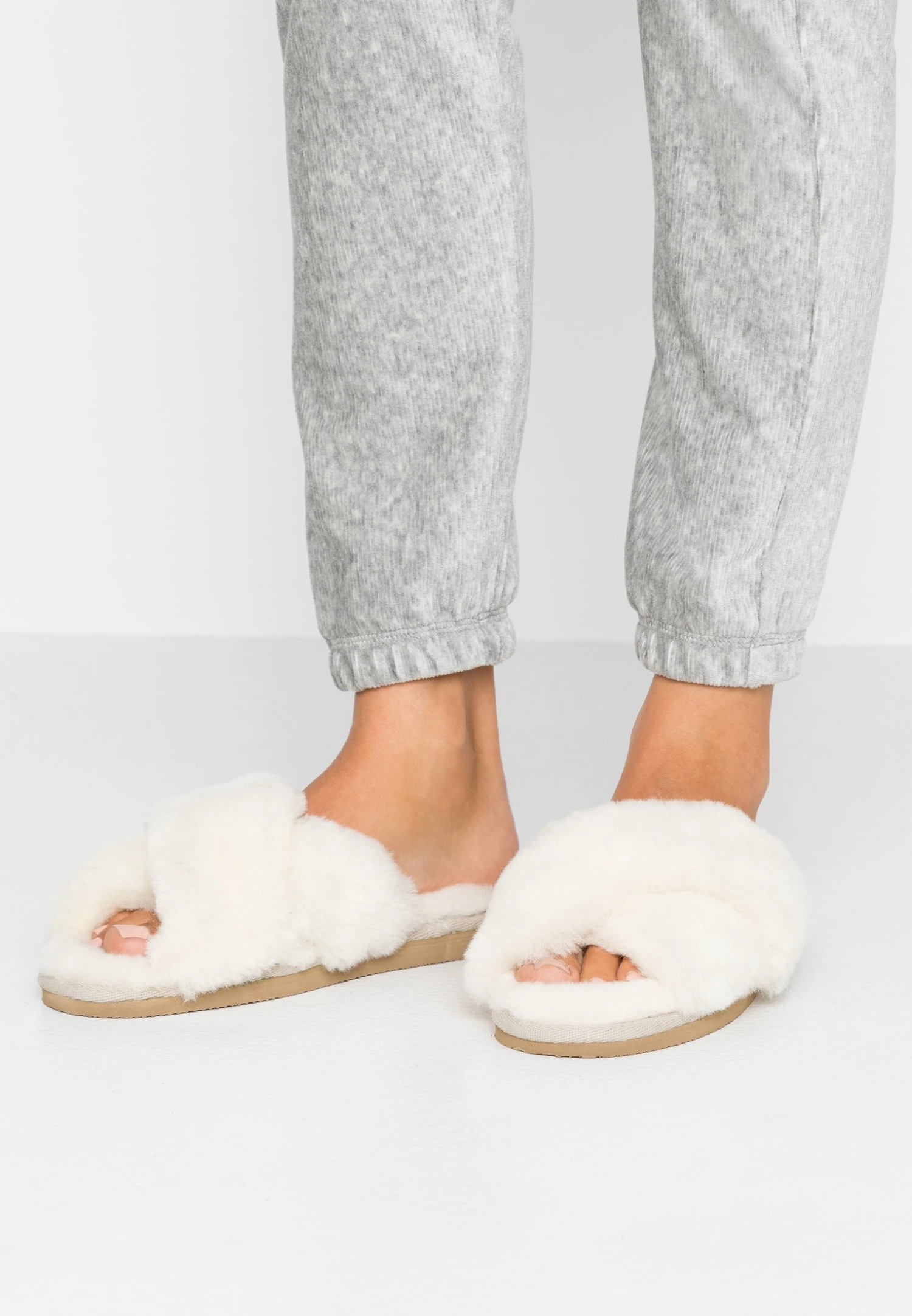 Shepherd Lovisa - Pantoffels - Creme 1 Shepherd Lovisa - Pantoffels - Creme