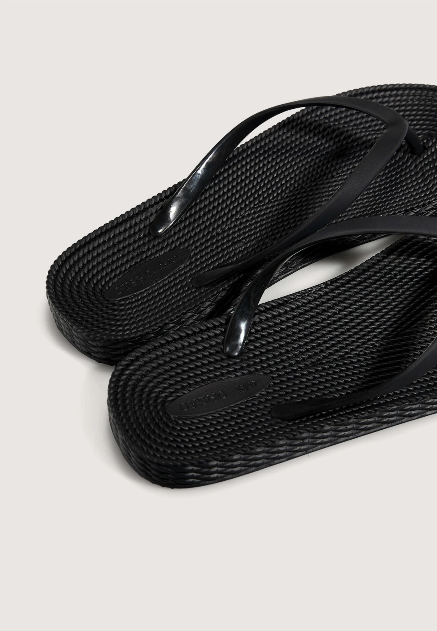 Oysho Shiny Beach- Badslippers - Black 5 Oysho Shiny Beach- Badslippers - Black - Afbeelding 5