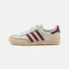 Adidas Originals Jeans Unisex - Sneakers Laag - Chalk White/Sand Strata/Collegiate Burgundy