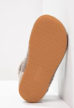 Giesswein Wildpoldsried - Pantoffels - Taupe -Havaianas Verkoopwinkel 9ec996a97f964f1c9f60ef978d2cdcbb