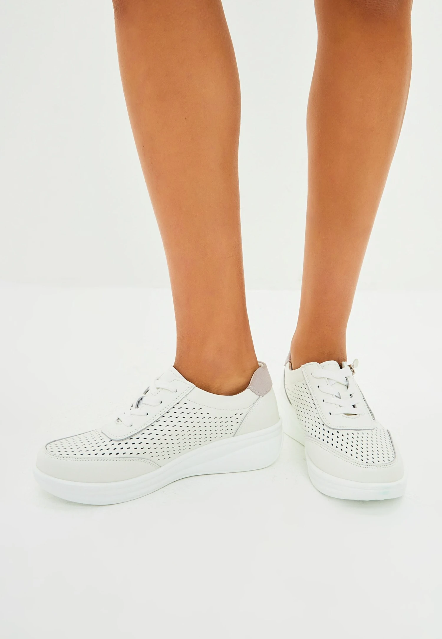 Sneakers Laag - White 1 Sneakers Laag - White