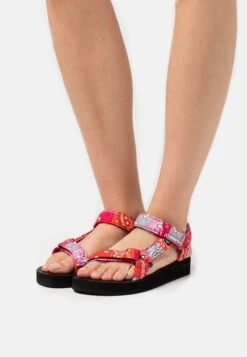 ARIZONA LOVE Trekky Quilt - Sandalen - Red