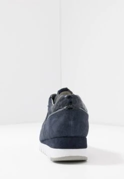 Caprice Sneakers Laag - Ocean -Havaianas Verkoopwinkel c3e98f2e23af436b8e279f9d7dad34f2