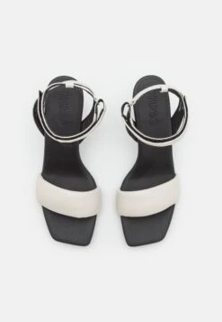 Hugo Robby- Sandalen - Open White 11 Hugo Robby- Sandalen - Open White -Havaianas Verkoopwinkel c4dede0d4d1f4c0da3678444a7f514f4