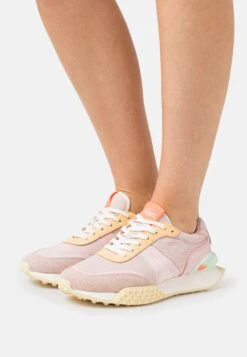Lacoste Spin Deluxe- Sneakers Laag - Light Pink/Light Yellow