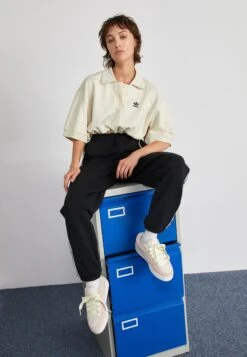 Adidas Originals Adi2000 - Sneakers Laag - Quartz/Off White/Footwear White -Havaianas Verkoopwinkel dfdfe5e804204e6bbaf0a57d10acb15d