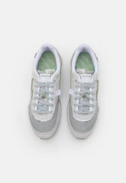 Puma Future Rider Displaced Unisex - Sneakers Laag - Birch Tree/White 9 Puma Future Rider Displaced Unisex - Sneakers Laag - Birch Tree/White -Havaianas Verkoopwinkel ef1f8b8a91f046efa9b7979c8406126a