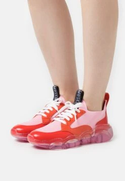 MOSCHINO Sneakers Laag - Pink