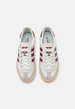 Adidas Originals Jeans Unisex - Sneakers Laag - Chalk White/Sand Strata/Collegiate Burgundy 9 Adidas Originals Jeans Unisex - Sneakers Laag - Chalk White/Sand Strata/Collegiate Burgundy -Havaianas Verkoopwinkel f98d00617bef4e12a5f73b6fc2dbc081